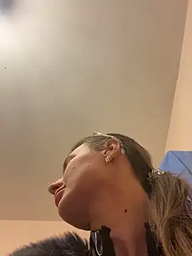 Flossy Vettie online show from 03/20/25, 06:20