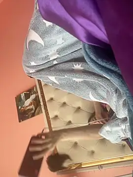 Flossy Vettie online show from 10/04/25, 12:58