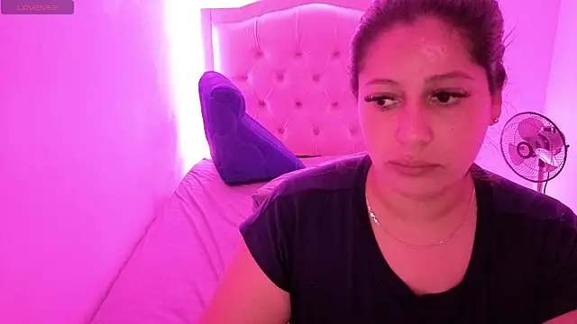 Snapshot of Nazlyy30 chatting on 10/04/25, 05:38 Nazlyy30 online show from 10/04/25, 05:38