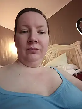 Snapshot of GoddessLara chatting on 07/14/26, 02:27 GoddessLara online show from 07/14/26, 02:27