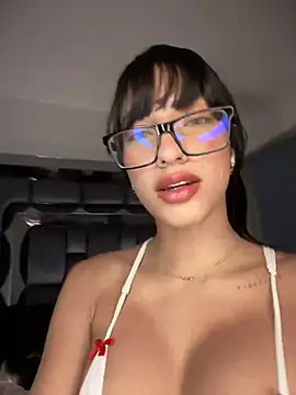 DulceLenns online show from 03/08/25, 09:40