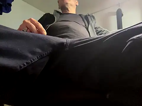 translove online show from 10/18/25, 03:53