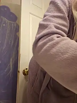 ScarletCallings420 online show from 04/05/26, 04:59