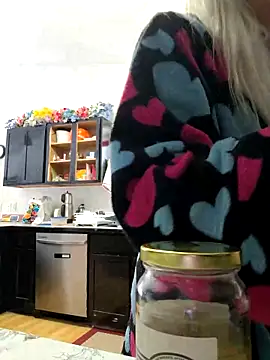 ScarletCallings420 online show from 04/11/26, 07:51