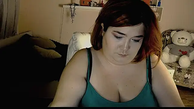 Snapshot of Vi-Vixen chatting on 12/02/24, 04:42 Vi-Vixen online show from 12/02/24, 04:42