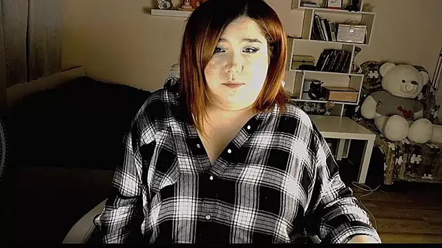 Snapshot of Vi-Vixen chatting on 02/06/25, 11:37 Vi-Vixen online show from 02/06/25, 11:37