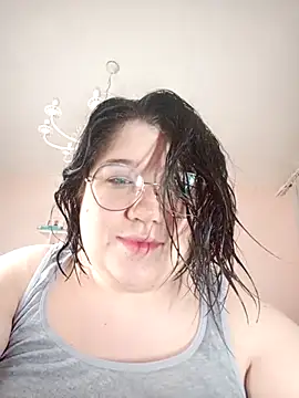 Snapshot of Vi-Vixen chatting on 03/01/25, 03:32 Vi-Vixen online show from 03/01/25, 03:32