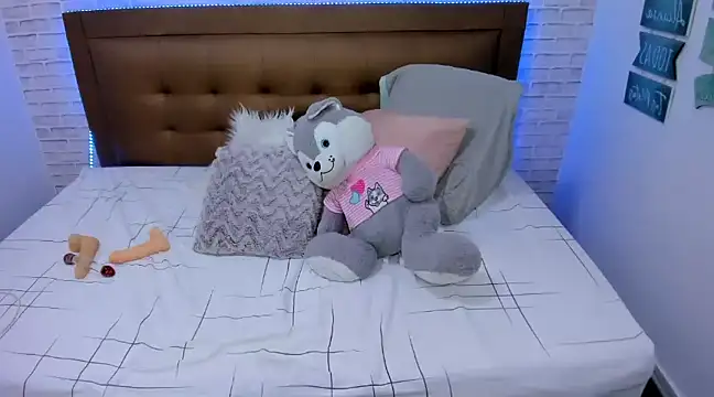 olivia love  online show from 12/10/24, 12:28