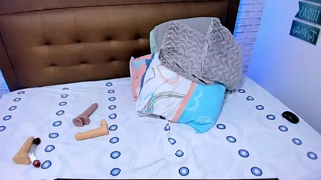 olivia love  online show from 12/28/24, 07:11