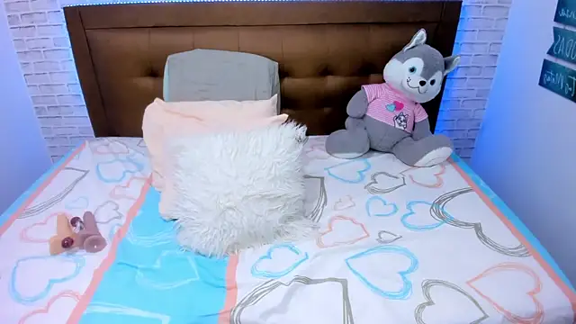 olivia love  online show from 01/24/25, 01:13