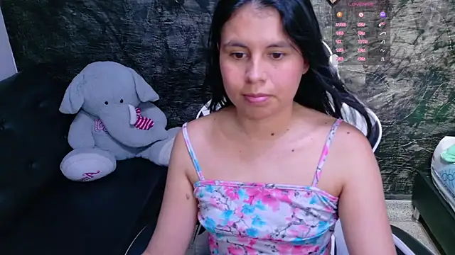 Snapshot of olivia_love_ chatting on 05/13/26, 07:00 olivia love online show from 05/13/26, 07:00