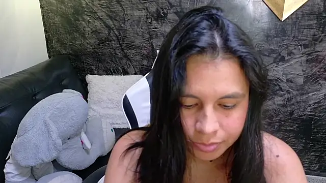 Snapshot of olivia_love_ chatting on 07/02/26, 12:43 olivia love online show from 07/02/26, 12:43