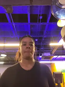 trianawhite online show from 12/18/24, 04:17