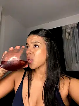 trianawhite online show from 11/19/25, 11:49