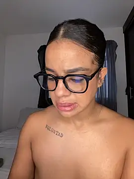 trianawhite online show from 12/04/25, 03:10