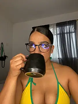 trianawhite online show from 03/27/26, 03:23