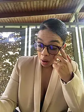 trianawhite online show from 04/15/26, 03:08