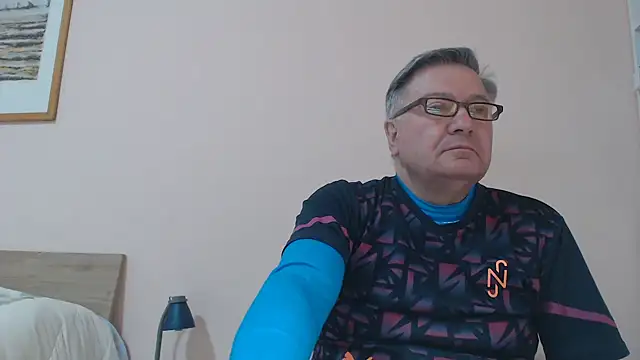 YOU6me online show from 03/18/25, 04:37