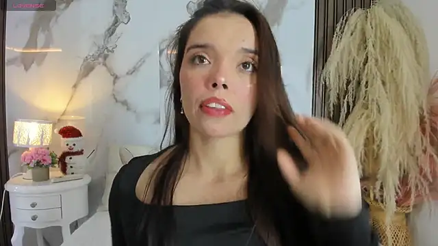 hannahill69 online show from 12/20/25, 05:14