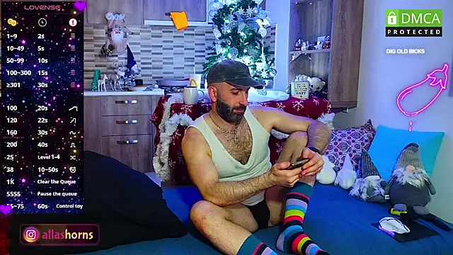 Snapshot of AtlasHorns chatting on 12/20/24, 02:41 AtlasHorns online show from 12/20/24, 02:41