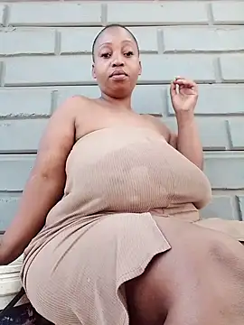 Snapshot of winterqueenx chatting on 12/20/24, 12:38 winterqueenx online show from 12/20/24, 12:38