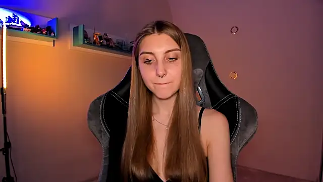 Snapshot of CassiaBlade1 chatting on 01/14/25, 07:32 CassiaBlade1 online show from 01/14/25, 07:32