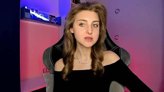 Snapshot of CassiaBlade1 chatting on 03/06/25, 07:10 CassiaBlade1 online show from 03/06/25, 07:10