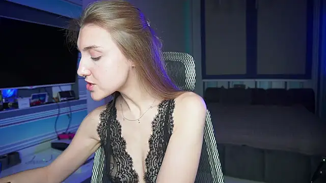 Snapshot of CassiaBlade1 chatting on 09/27/25, 04:34 CassiaBlade1 online show from 09/27/25, 04:34