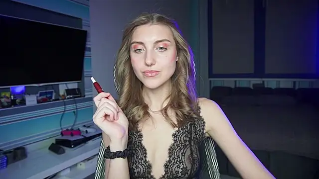 Snapshot of CassiaBlade1 chatting on 10/13/25, 04:40 CassiaBlade1 online show from 10/13/25, 04:40