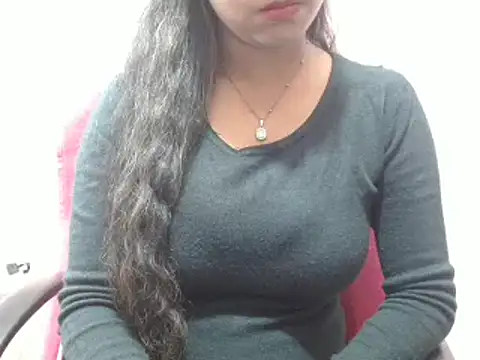 LovingPihu online show from 02/09/25, 08:33