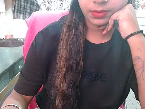 LovingPihu online show from 10/09/25, 05:05