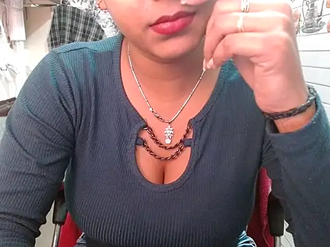 LovingPihu online show from 02/08/26, 05:22