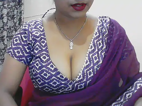 LovingPihu online show from 05/10/26, 06:18