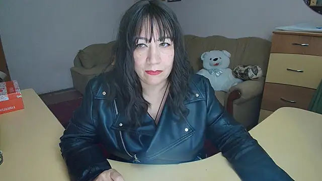 Lucretia Goldi  online show from 03/04/25, 05:34