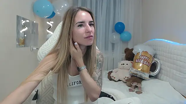 Snapshot of DeboraHorny chatting on 09/19/25, 06:04 DeboraHorny online show from 09/19/25, 06:04