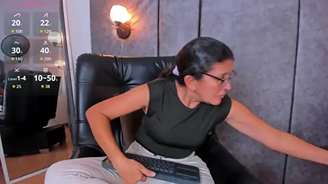 Keyla Milf online show from 04/21/26, 11:29