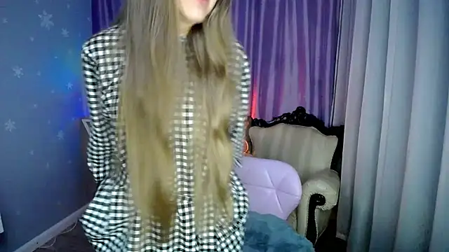 Snapshot of queen_a_n_i chatting on 12/31/24, 02:58 queen a n i online show from 12/31/24, 02:58