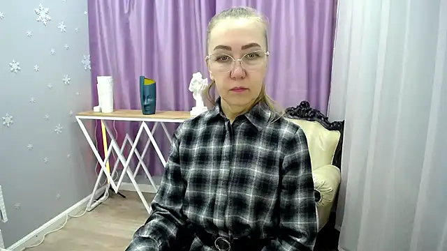 Snapshot of queen_a_n_i chatting on 01/25/25, 08:53 queen a n i online show from 01/25/25, 08:53