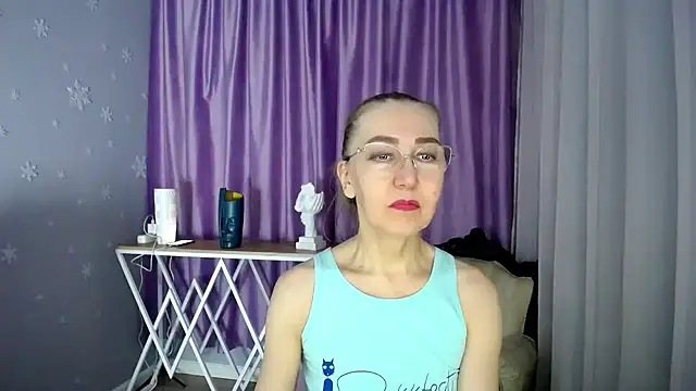 Snapshot of queen_a_n_i chatting on 02/02/25, 01:19 queen a n i online show from 02/02/25, 01:19