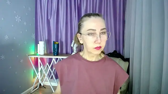 Snapshot of queen_a_n_i chatting on 02/08/25, 03:31 queen a n i online show from 02/08/25, 03:31