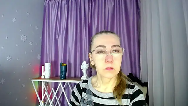 Snapshot of queen_a_n_i chatting on 02/22/25, 09:01 queen a n i online show from 02/22/25, 09:01