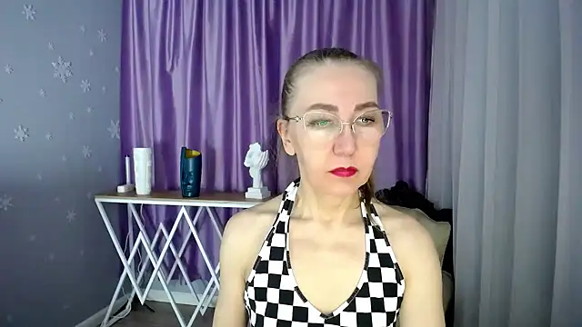 Snapshot of queen_a_n_i chatting on 02/26/25, 08:59 queen a n i online show from 02/26/25, 08:59