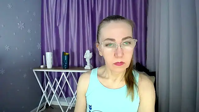 Snapshot of queen_a_n_i chatting on 02/26/25, 12:25 queen a n i online show from 02/26/25, 12:25