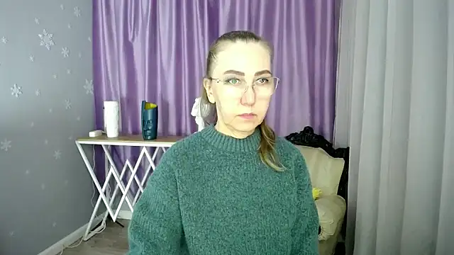 Snapshot of queen_a_n_i chatting on 03/18/25, 08:58 queen a n i online show from 03/18/25, 08:58