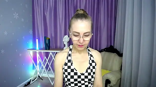 Snapshot of queen_a_n_i chatting on 09/24/25, 09:34 queen a n i online show from 09/24/25, 09:34