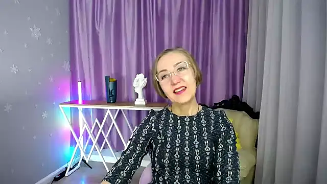 Snapshot of queen_a_n_i chatting on 10/05/25, 07:39 queen a n i online show from 10/05/25, 07:39