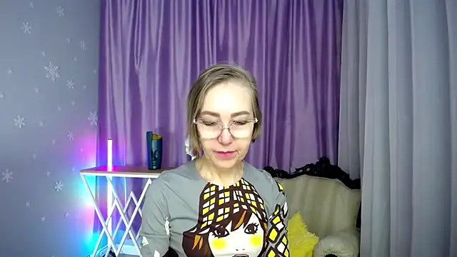 Snapshot of queen_a_n_i chatting on 11/16/25, 11:38 queen a n i online show from 11/16/25, 11:38