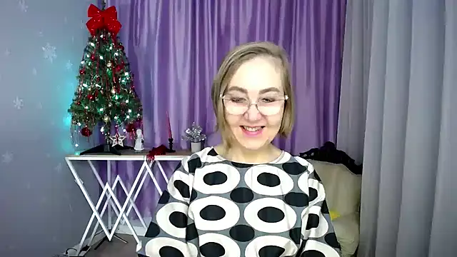 queen a n i online show from 02/13/26, 06:53