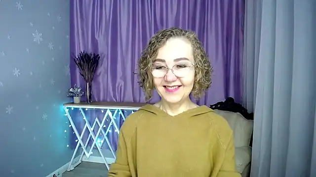 Snapshot of queen_a_n_i chatting on 06/10/26, 08:35 queen a n i online show from 06/10/26, 08:35