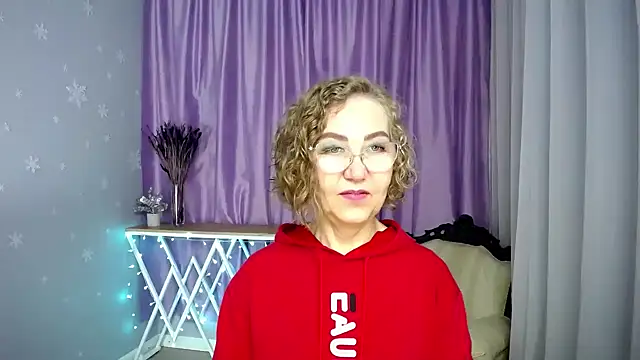 Snapshot of queen_a_n_i chatting on 06/18/26, 09:14 queen a n i online show from 06/18/26, 09:14